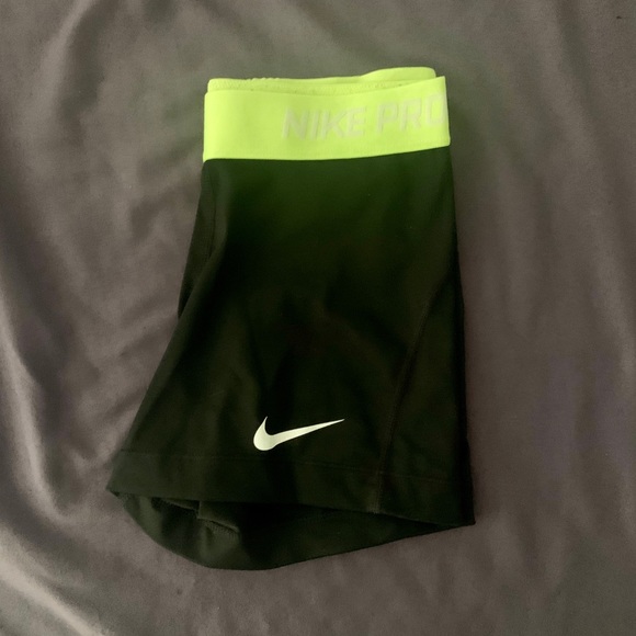 Nike Pro Women’s 3.0" Compression Shorts - Picture 2 of 2